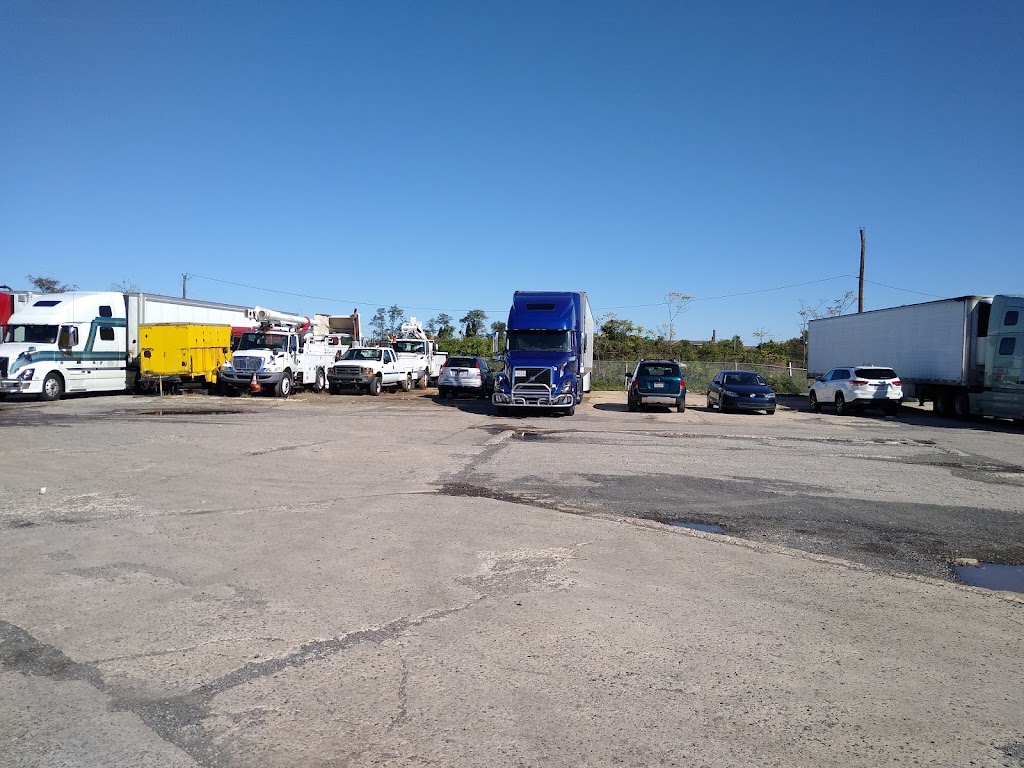 PARKING (Pilot Commercial Truck Parking) | 7021 Milnor St, Philadelphia, PA 19135 | Phone: (215) 970-6928