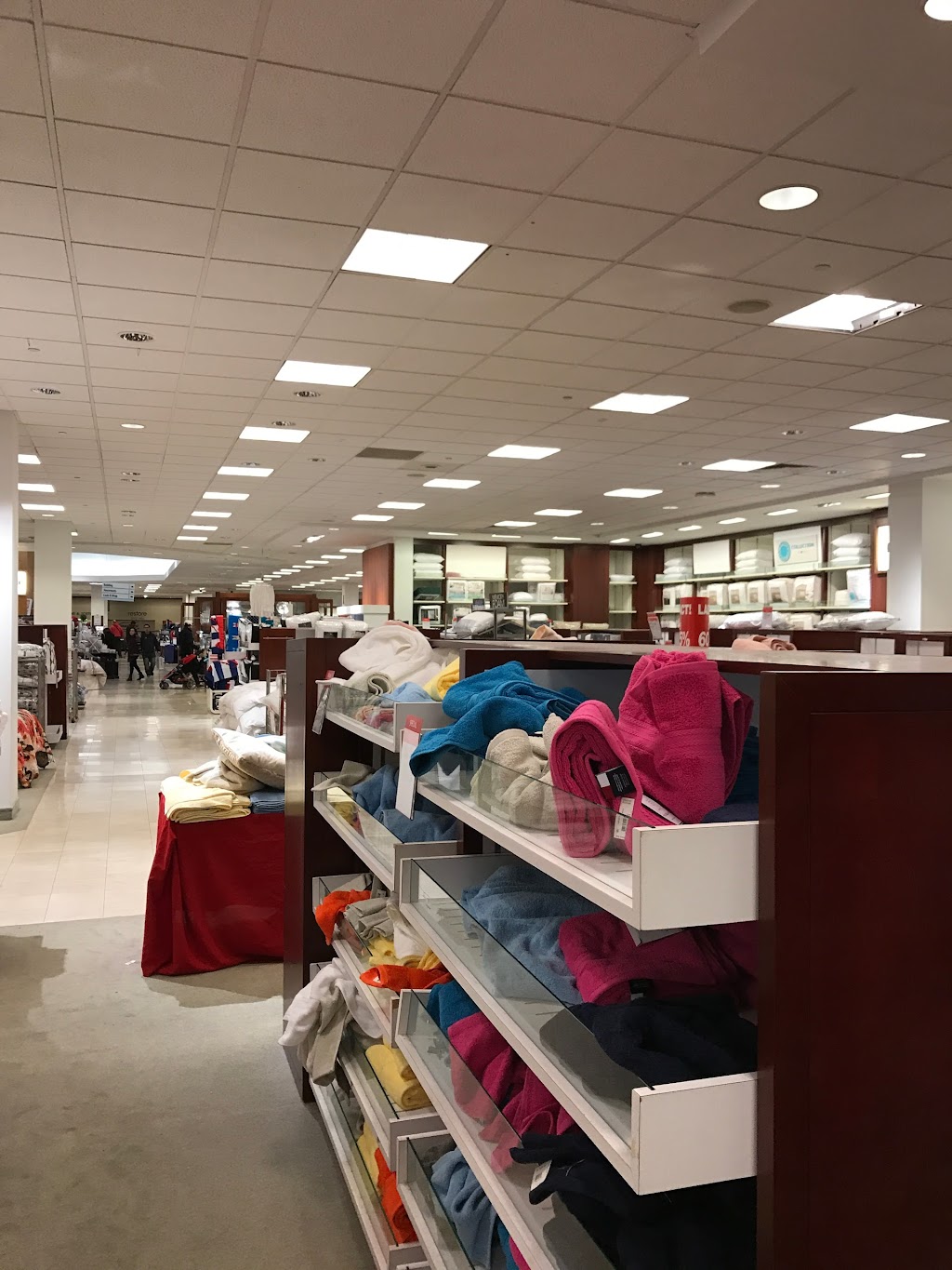 Macys | 2500 W Moreland Rd Suite 3050, Willow Grove, PA 19090 | Phone: (215) 658-4700