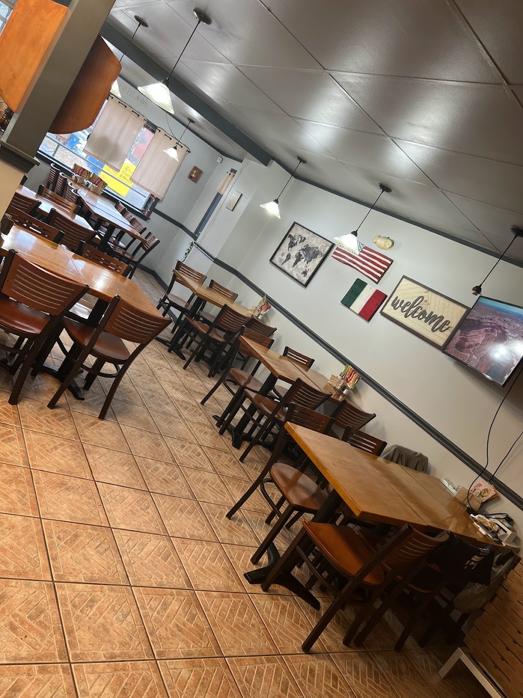 Finos Pizzeria | 14 Main St N, Trumbauersville, PA 18970 | Phone: (215) 529-6464
