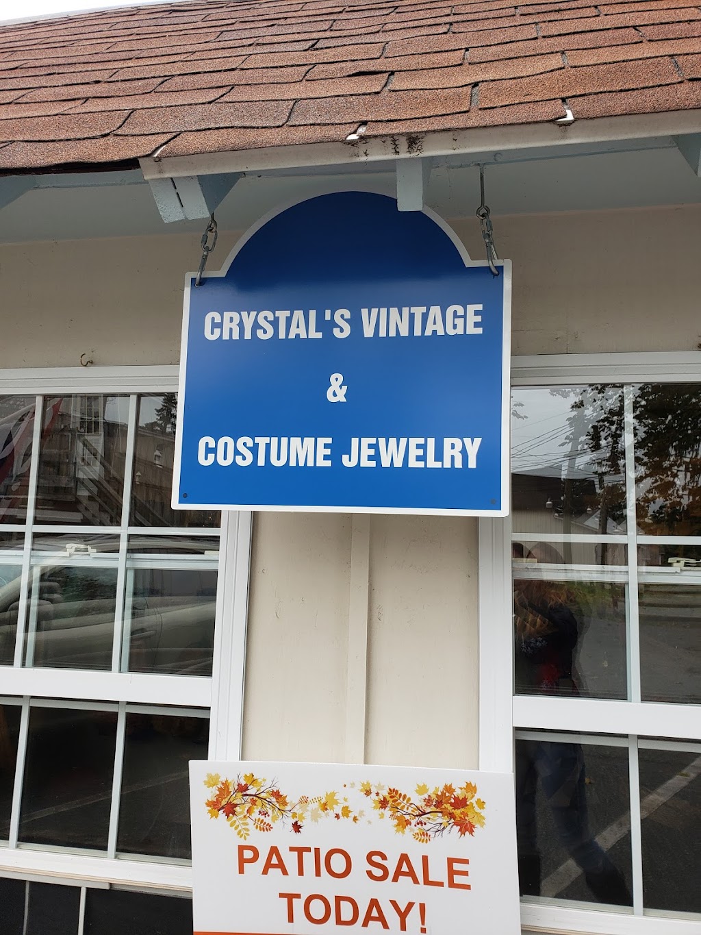 Crystals Vintage & Costume | 5716 Kennett Pike # A, Wilmington, DE 19807 | Phone: (302) 655-7450