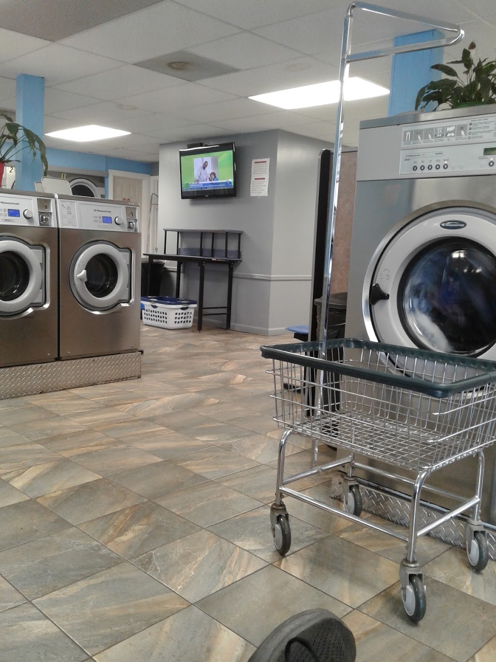 Solar Family Laundry & Dry Cleaning | 1503 W High St, Stowe, PA 19464 | Phone: (610) 323-2121