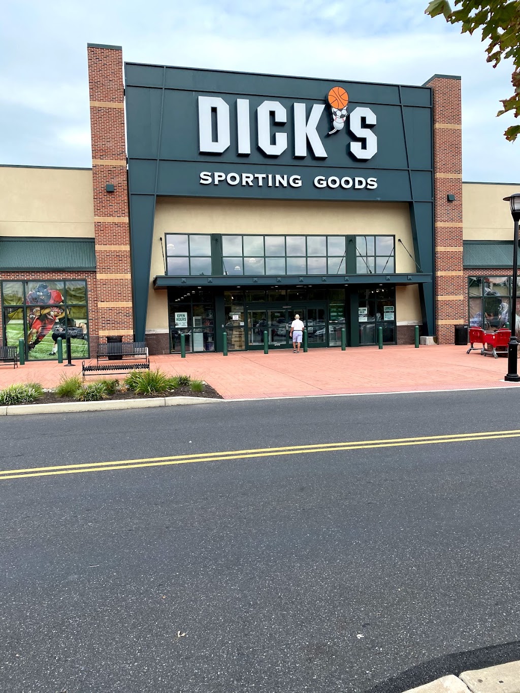 DICKS Sporting Goods | 707 N Krocks Rd Ste 101, Allentown, PA 18106 | Phone: (484) 866-9428