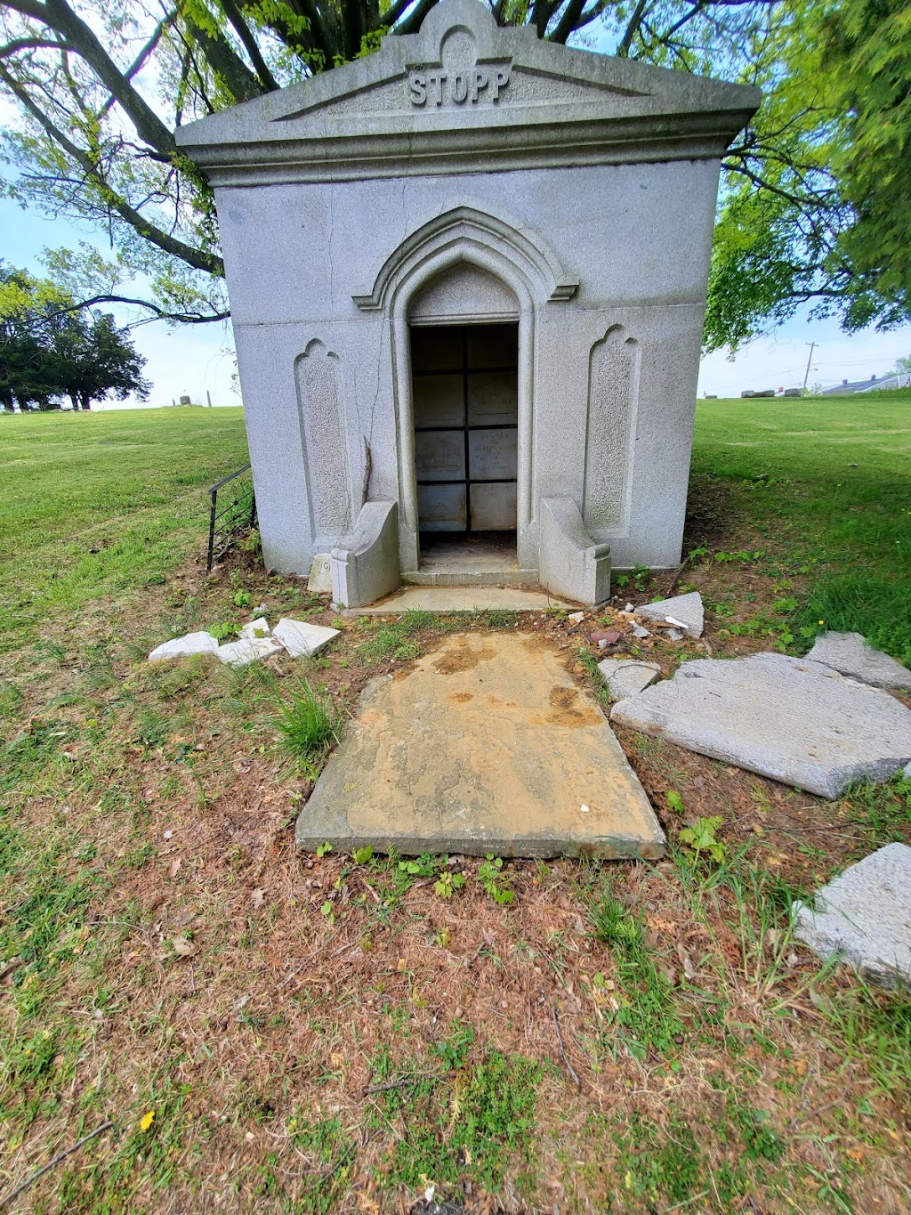 Fairview Cemetery | 855 Lehigh St, Allentown, PA 18103 | Phone: (610) 965-3229
