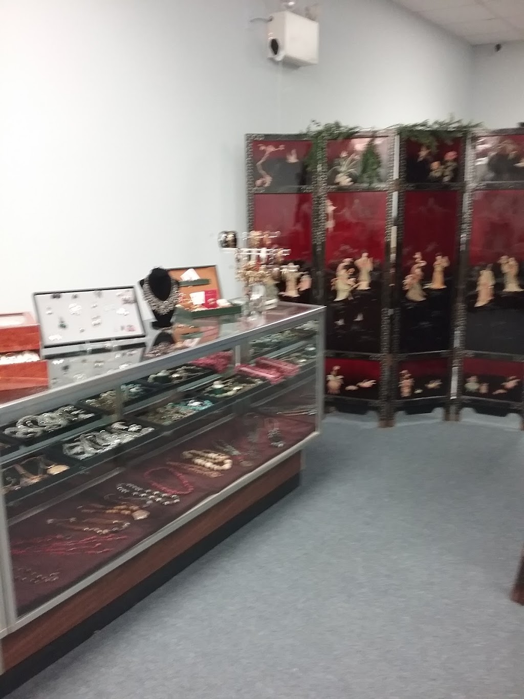 JC Klein Estate Jewelry and Antiques | 433 US-202, Flemington, NJ 08822 | Phone: (908) 824-7042