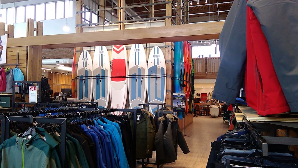 L.L.Bean | 3301 Center Valley Pkwy, Center Valley, PA 18034 | Phone: (888) 552-9885